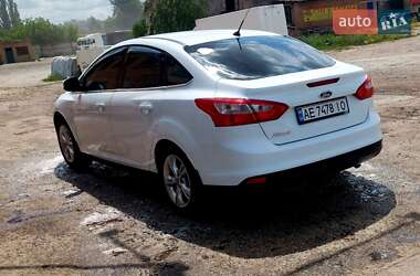 Седан Ford Focus 2011 в 