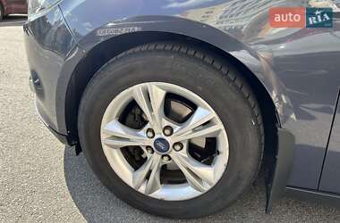 Седан Ford Focus 2011 в 