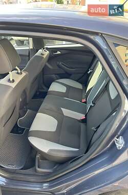 Седан Ford Focus 2011 в 