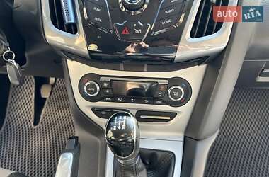 Седан Ford Focus 2011 в 