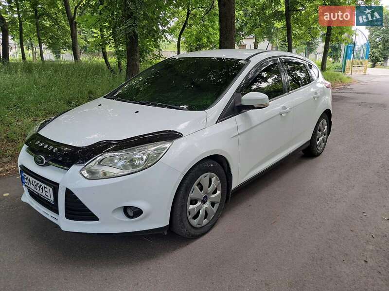 Хэтчбек Ford Focus 2014 в Глухове
