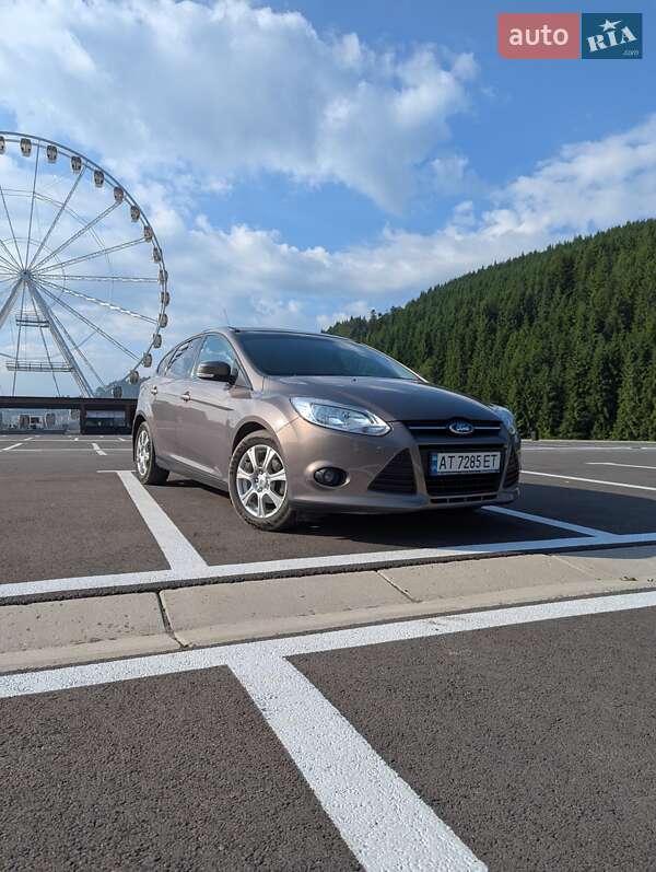 Хэтчбек Ford Focus 2014 в 