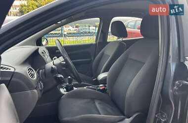 Хэтчбек Ford Focus 2007 в 