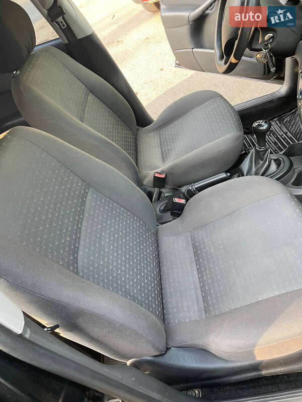Хэтчбек Ford Focus 2004 в Ровно