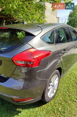 Хэтчбек Ford Focus 2015 в 