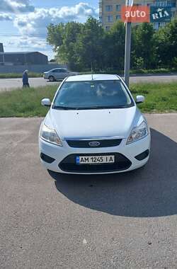 Хэтчбек Ford Focus 2011 в 