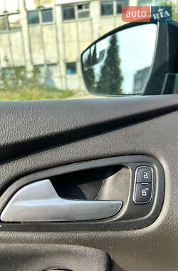 Седан Ford Focus 2015 в 