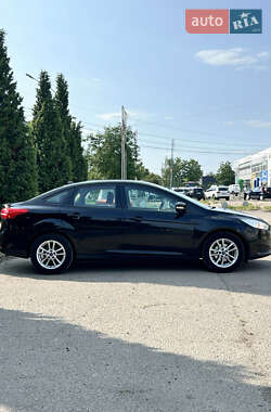 Седан Ford Focus 2015 в 