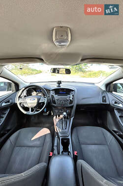 Седан Ford Focus 2015 в 
