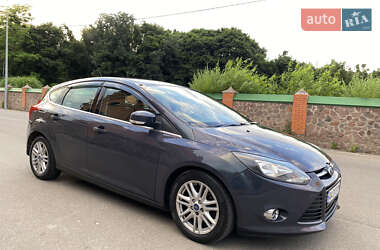 Хэтчбек Ford Focus 2012 в 