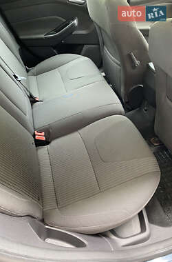 Хэтчбек Ford Focus 2012 в 