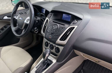 Хэтчбек Ford Focus 2014 в 