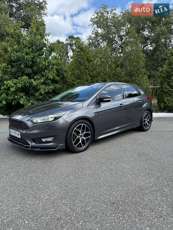 Хэтчбек Ford Focus 2015 в Киеве