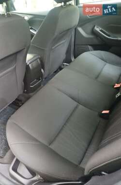 Седан Ford Focus 2015 в 