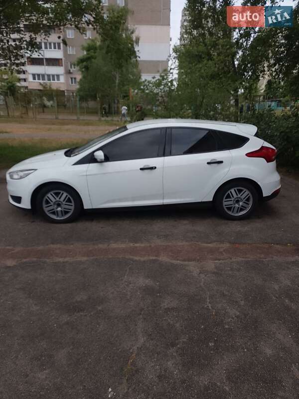 Хэтчбек Ford Focus 2015 в Киеве фото 4 Хэтчбек Ford Focus 2015 в Киеве