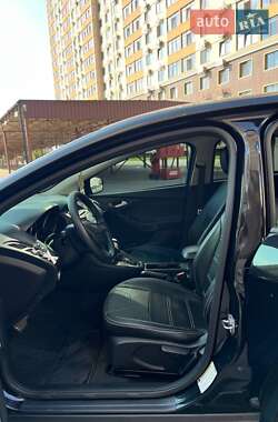 Седан Ford Focus 2015 в 