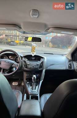 Седан Ford Focus 2015 в 