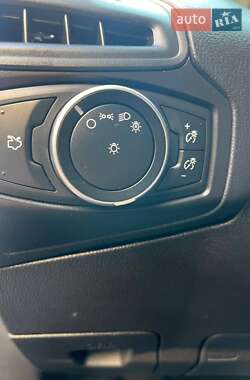 Седан Ford Focus 2015 в 