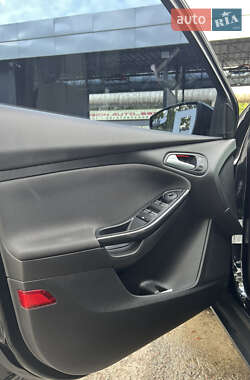 Хэтчбек Ford Focus 2015 в 