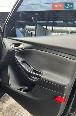 Хэтчбек Ford Focus 2015 в 