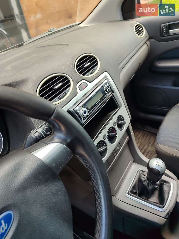 Универсал Ford Focus 2007 в Глыбокой
