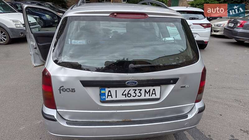 Универсал Ford Focus 2004 в Вишневом фото 6 Универсал Ford Focus 2004 в Вишневом