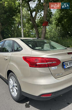 Седан Ford Focus 2017 в 