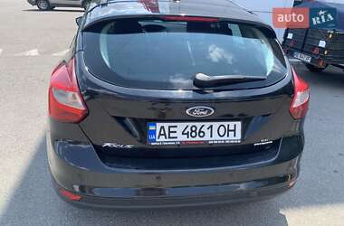 Хэтчбек Ford Focus 2012 в 