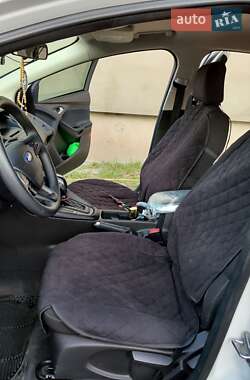 Седан Ford Focus 2015 в 