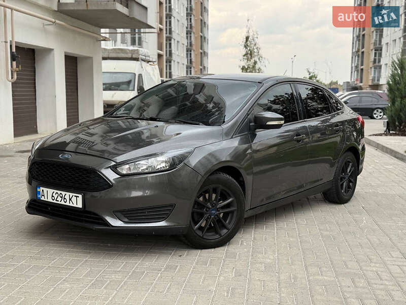 Седан Ford Focus 2015 в 