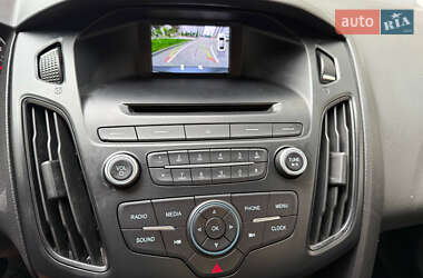 Седан Ford Focus 2015 в 