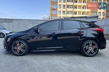 Хетчбек Ford Focus 2016 в 