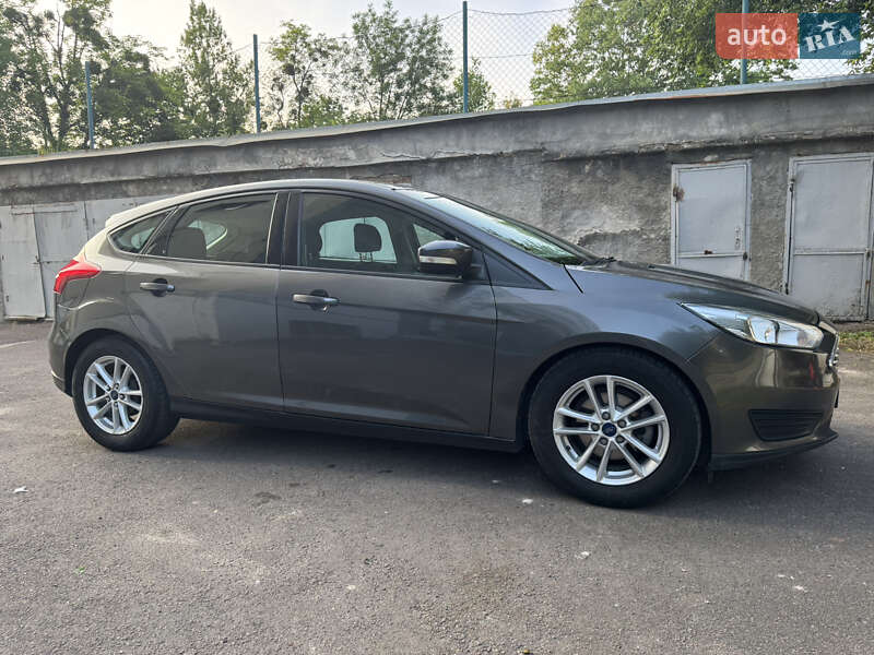 Хэтчбек Ford Focus 2015 в Львове