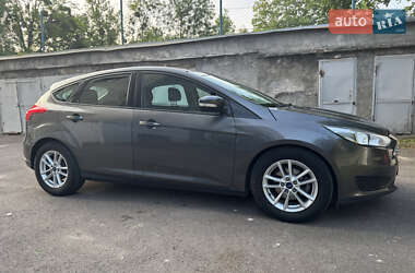 Хэтчбек Ford Focus 2015 в 