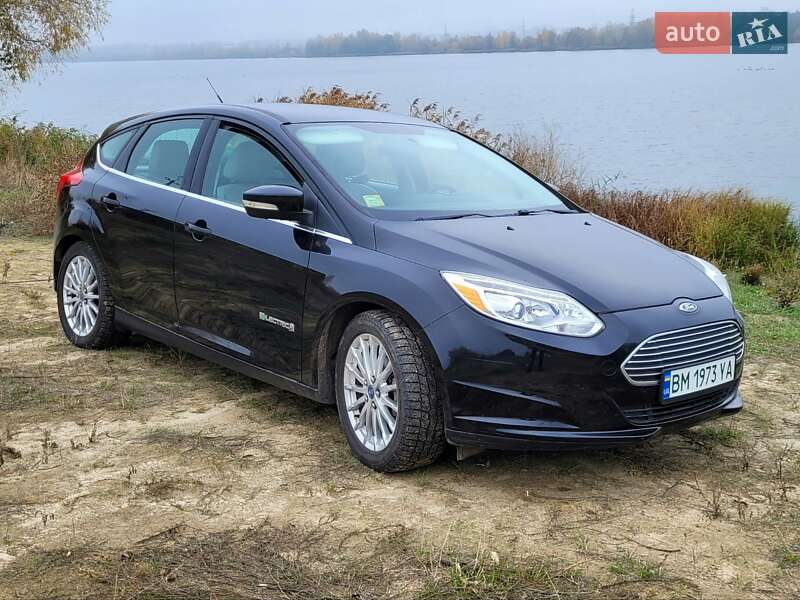 Хетчбек Ford Focus 2013 в 