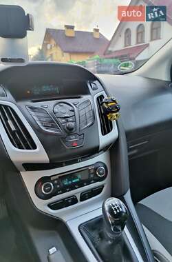 Хэтчбек Ford Focus 2013 в 