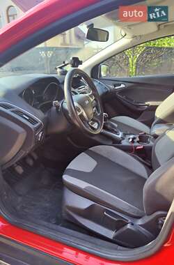 Хэтчбек Ford Focus 2013 в 