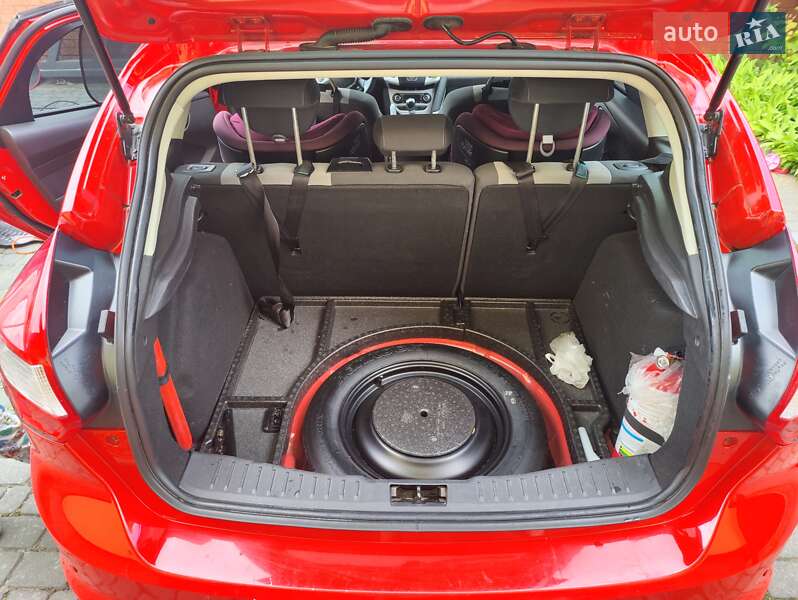 Хэтчбек Ford Focus 2013 в Львове