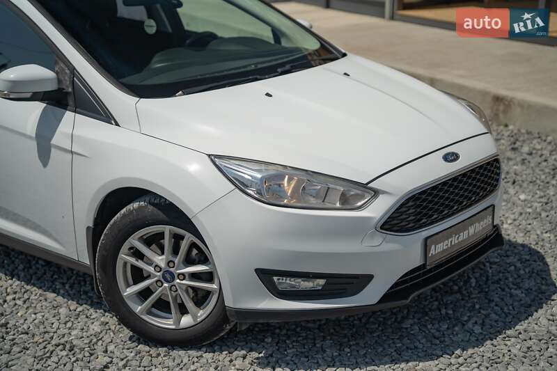 Хэтчбек Ford Focus 2016 в Черновцах