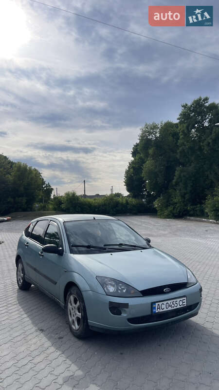 Хэтчбек Ford Focus 1999 в 