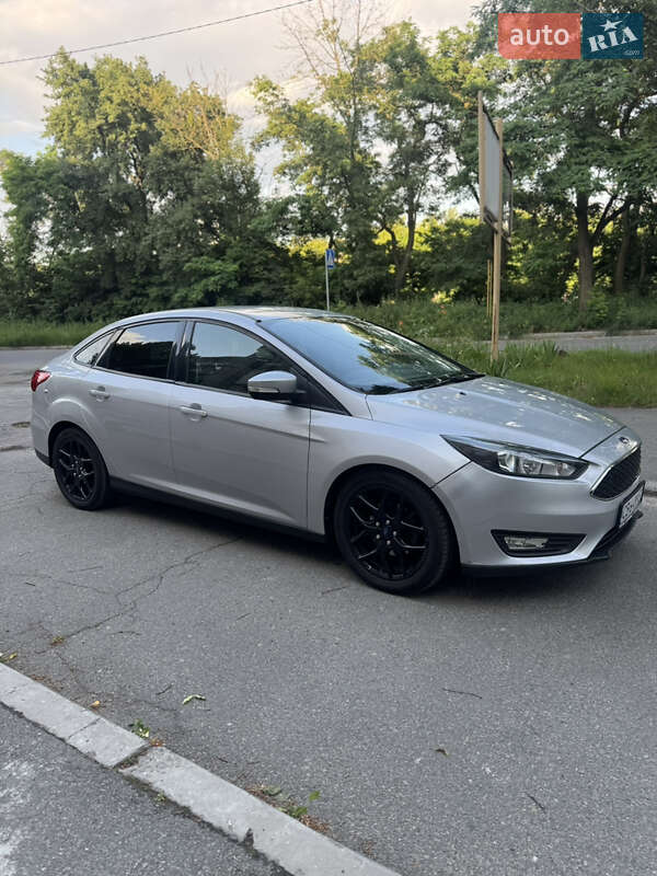 Седан Ford Focus 2016 в Киеве