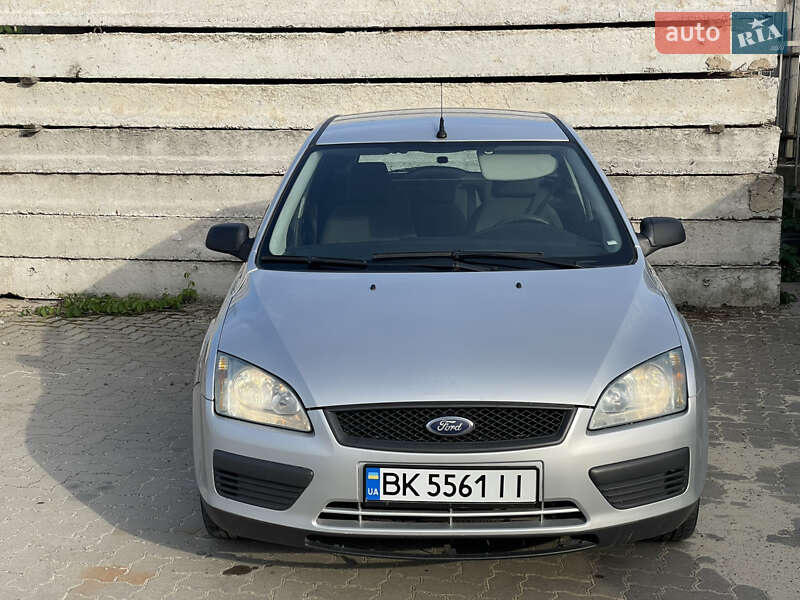 Универсал Ford Focus 2005 в Сарнах