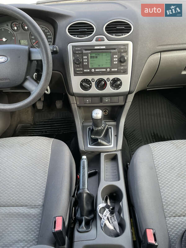 Универсал Ford Focus 2005 в Сарнах