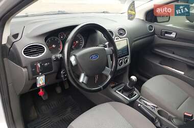Хэтчбек Ford Focus 2007 в 