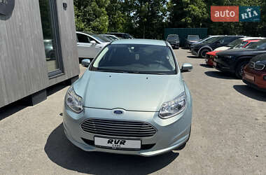 Хэтчбек Ford Focus 2013 в 