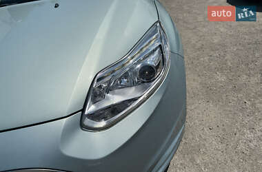 Хэтчбек Ford Focus 2013 в 
