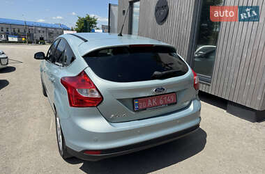 Хэтчбек Ford Focus 2013 в 