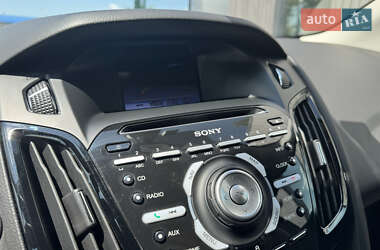 Хэтчбек Ford Focus 2013 в 