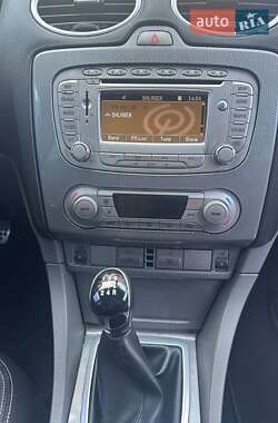 Хэтчбек Ford Focus 2009 в 