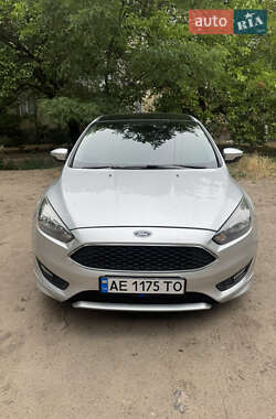 Седан Ford Focus 2016 в 
